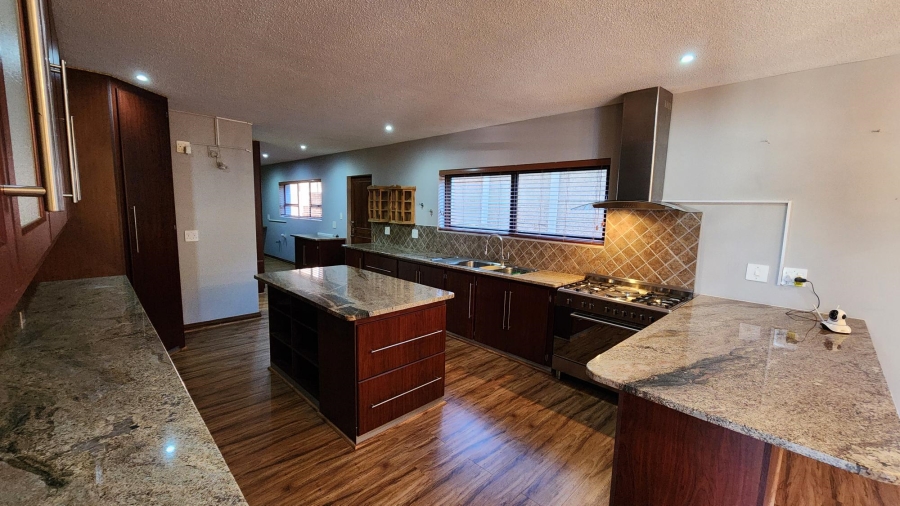 6 Bedroom Property for Sale in Bergsig Western Cape